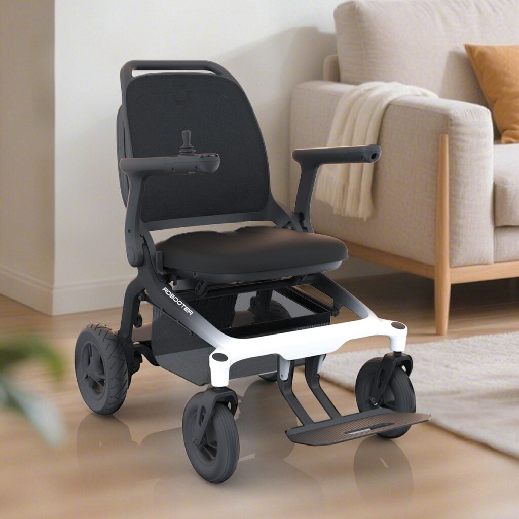 Robooter E80 power wheelchair in a living room